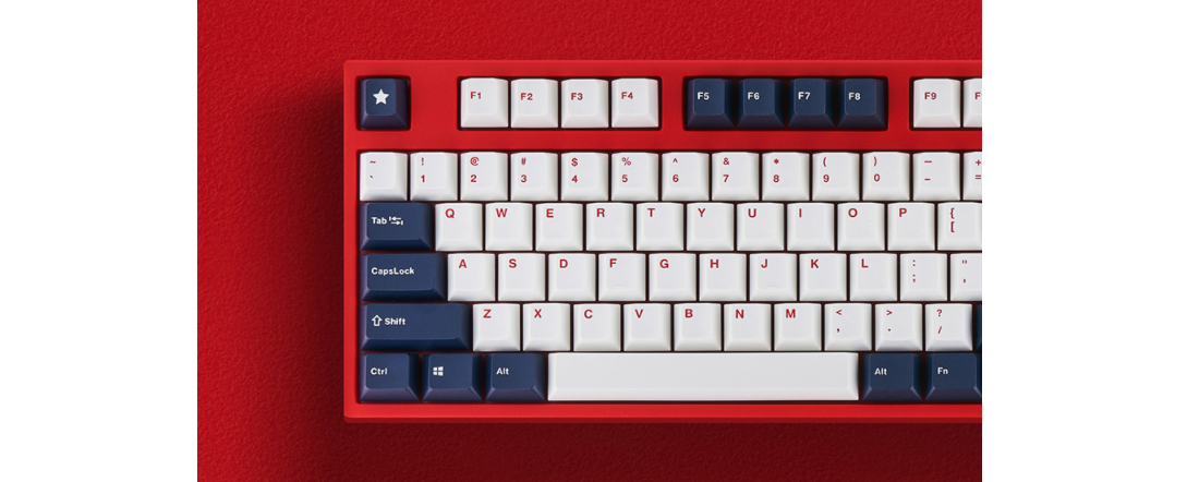 Bàn phím cơ Leopold FC900RPD Blue Star (USB/PBT Doubleshot/White Navy/Red case/Blue sw) sử dụng bộ keycap đặc trưng của leopold